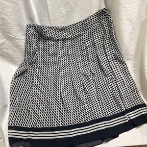 Talbots Size 16 Navy White Geometric Print Skirt Flowy Elastic Waist